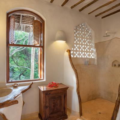 Mdoroni Behewa House Coastal Kenya Bahtroom2a